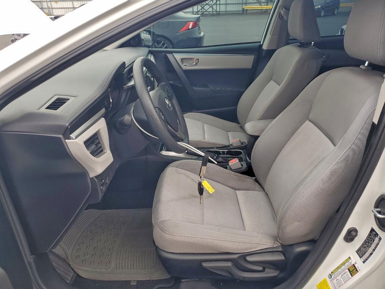 2015 TOYOTA COROLLA L photo 25
