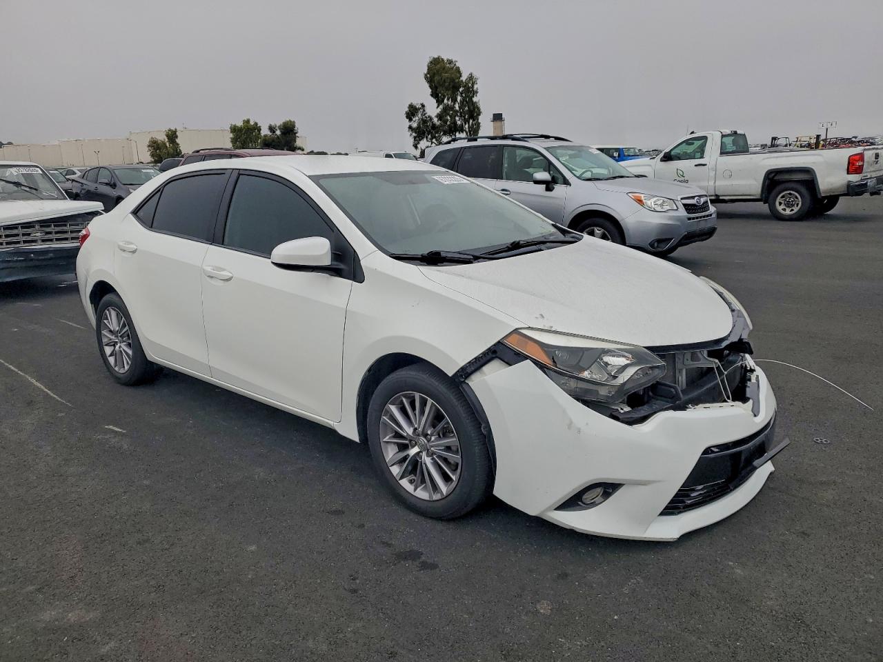 2015 TOYOTA COROLLA L photo 13