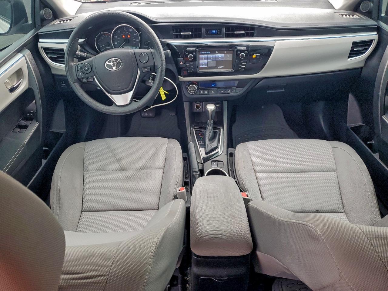 2015 TOYOTA COROLLA L photo 29