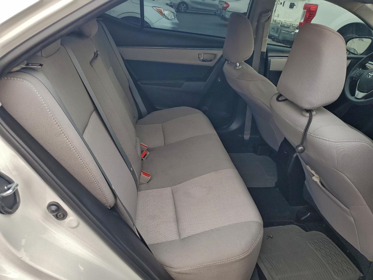 2015 TOYOTA COROLLA L photo 37