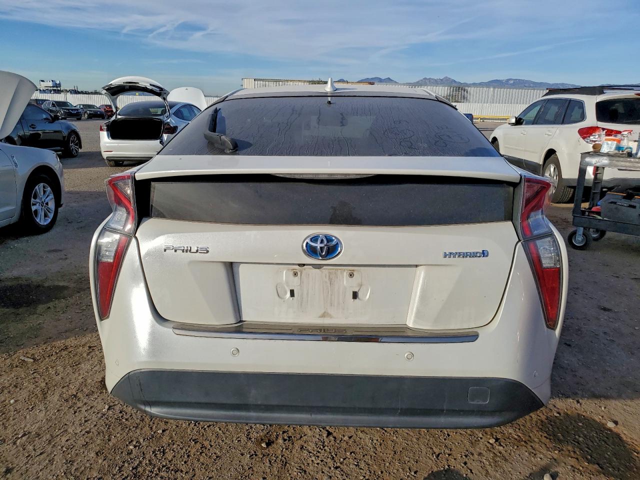 2017 TOYOTA PRIUS FOUR photo 11