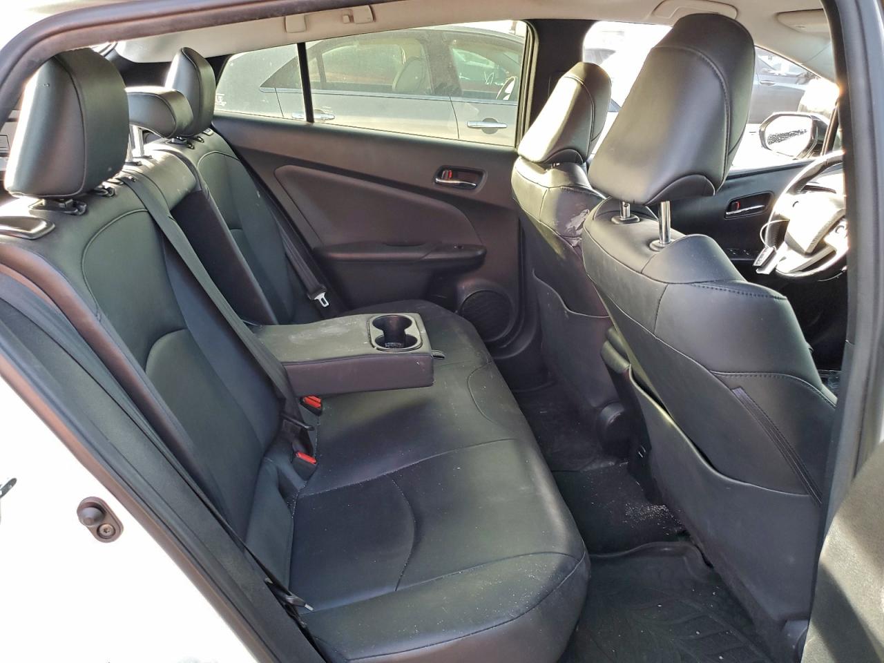 2017 TOYOTA PRIUS FOUR photo 19
