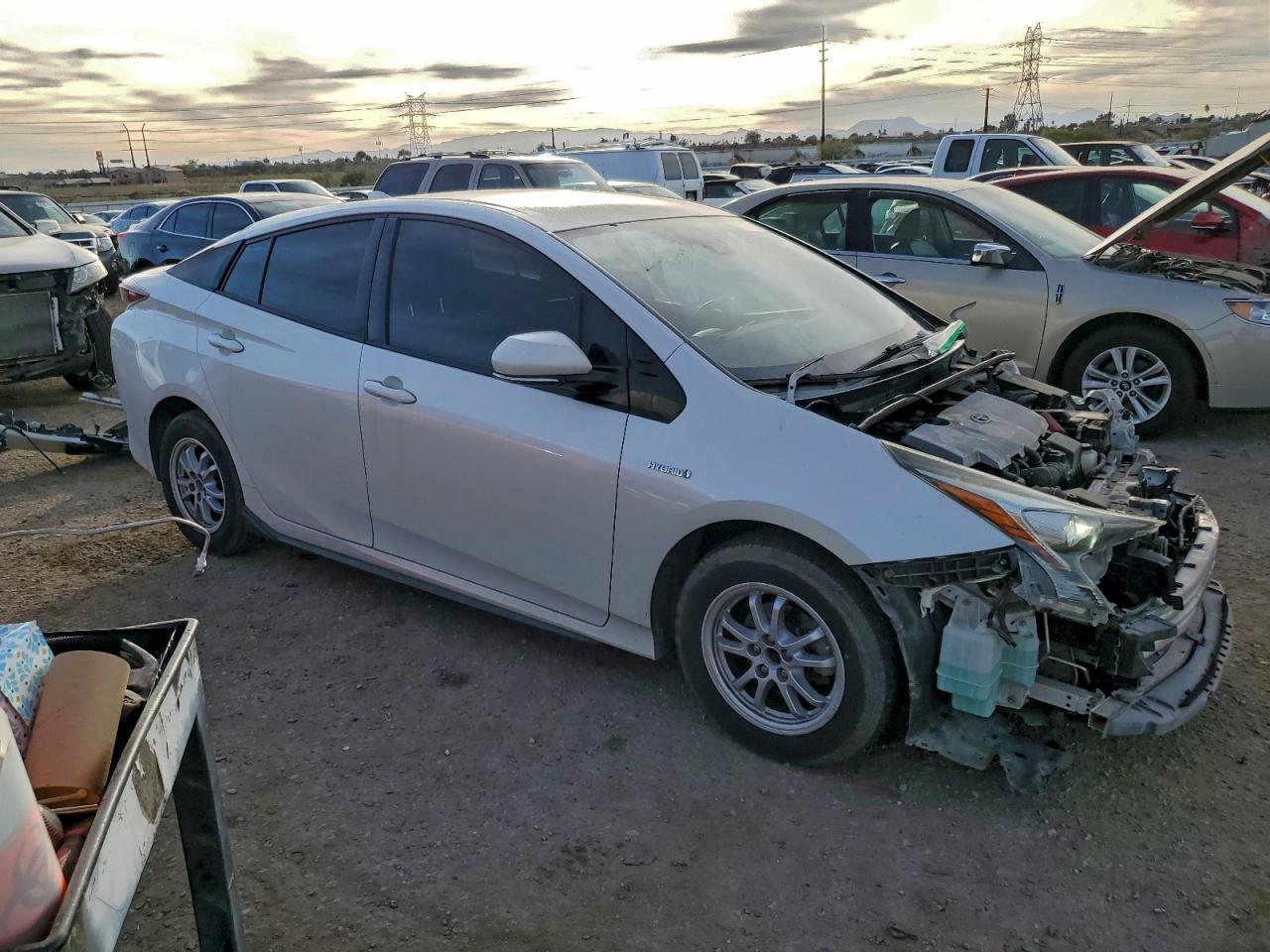 2017 TOYOTA PRIUS FOUR photo 7
