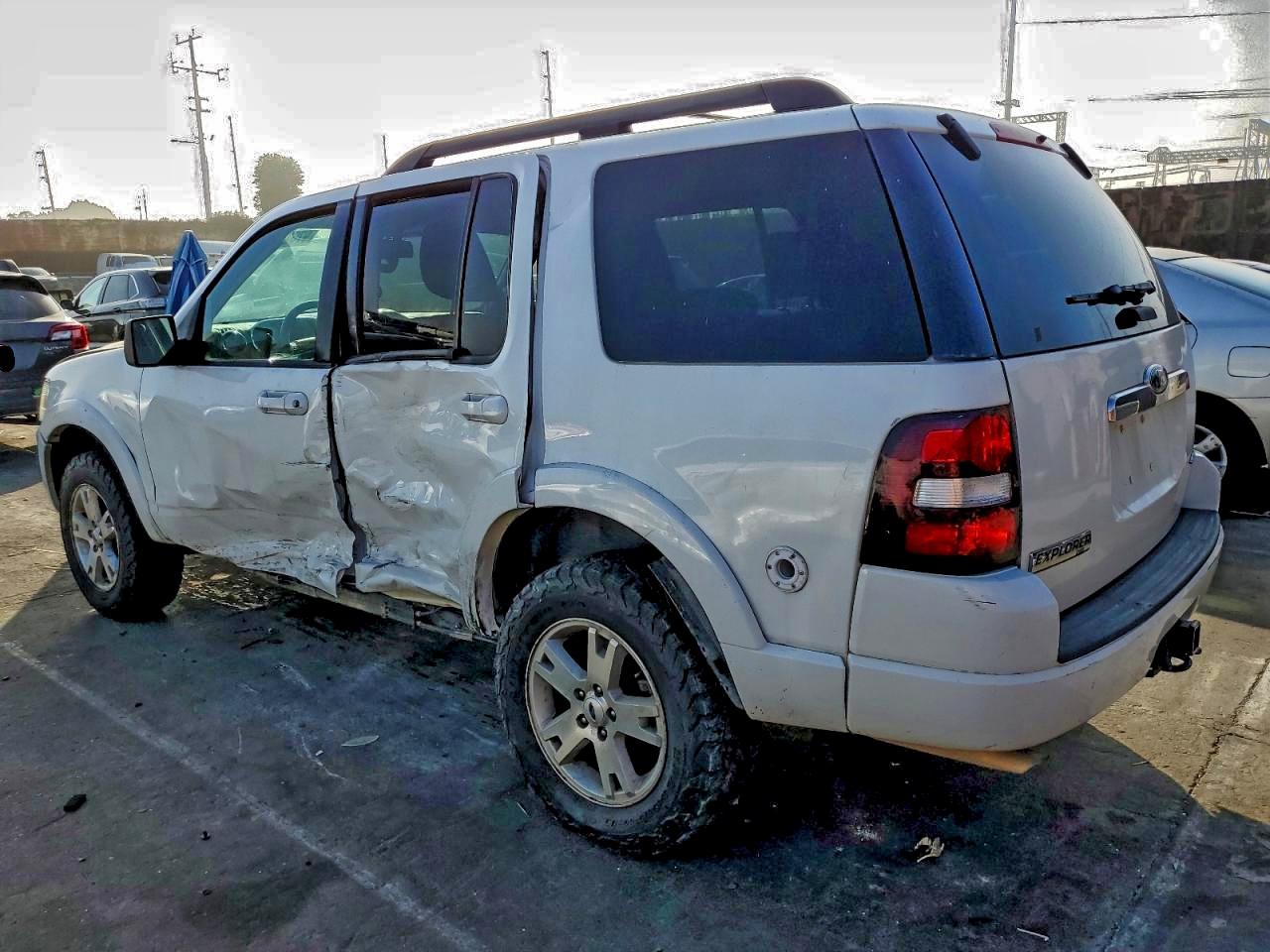 2009 FORD EXPLORER XLT photo 3