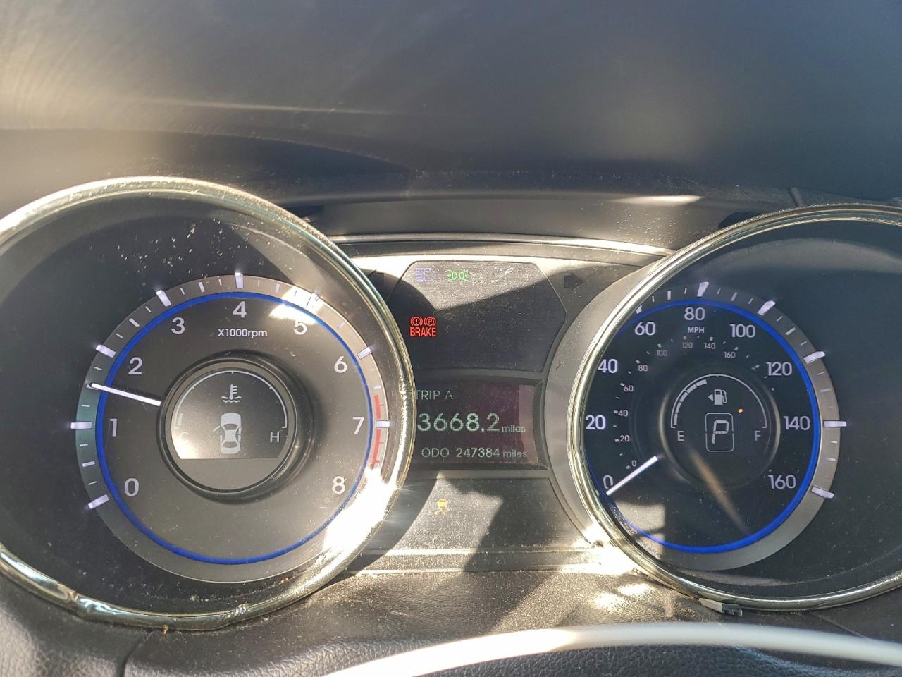 2011 HYUNDAI SONATA SE photo 9