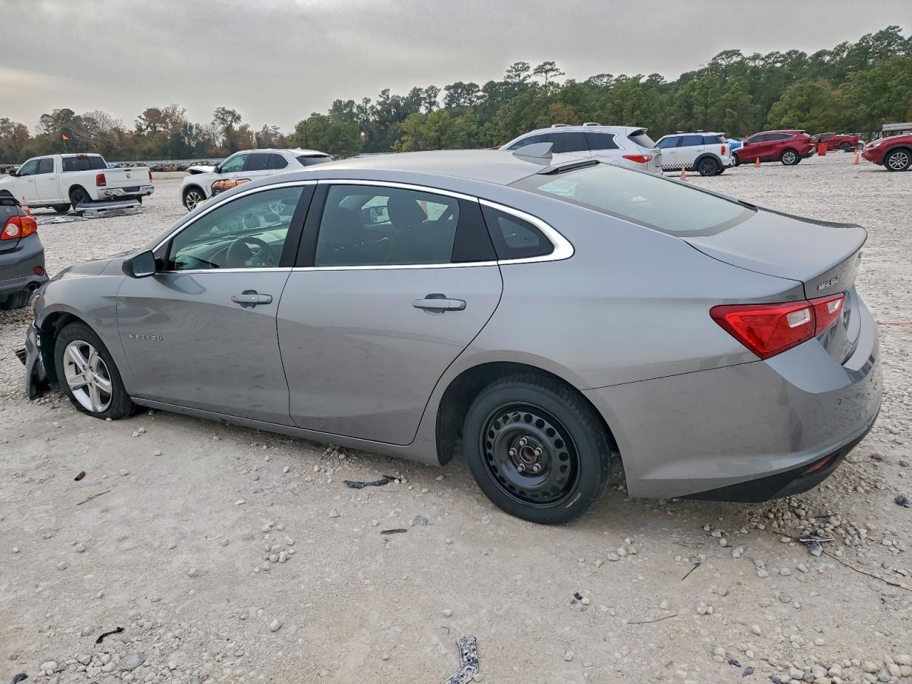 2024 CHEVROLET MALIBU LT photo 2