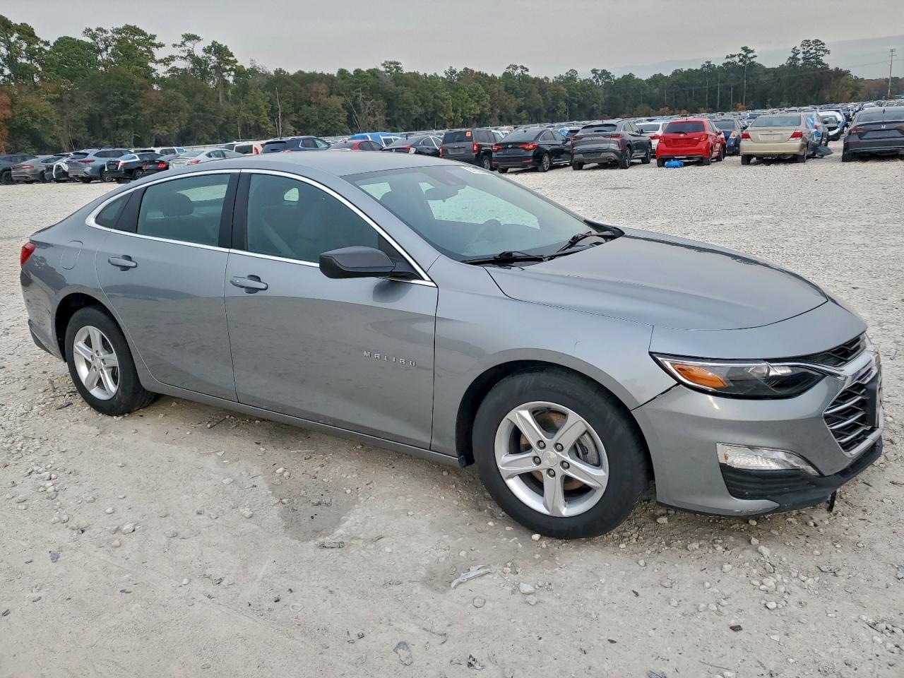 2024 CHEVROLET MALIBU LT photo 4