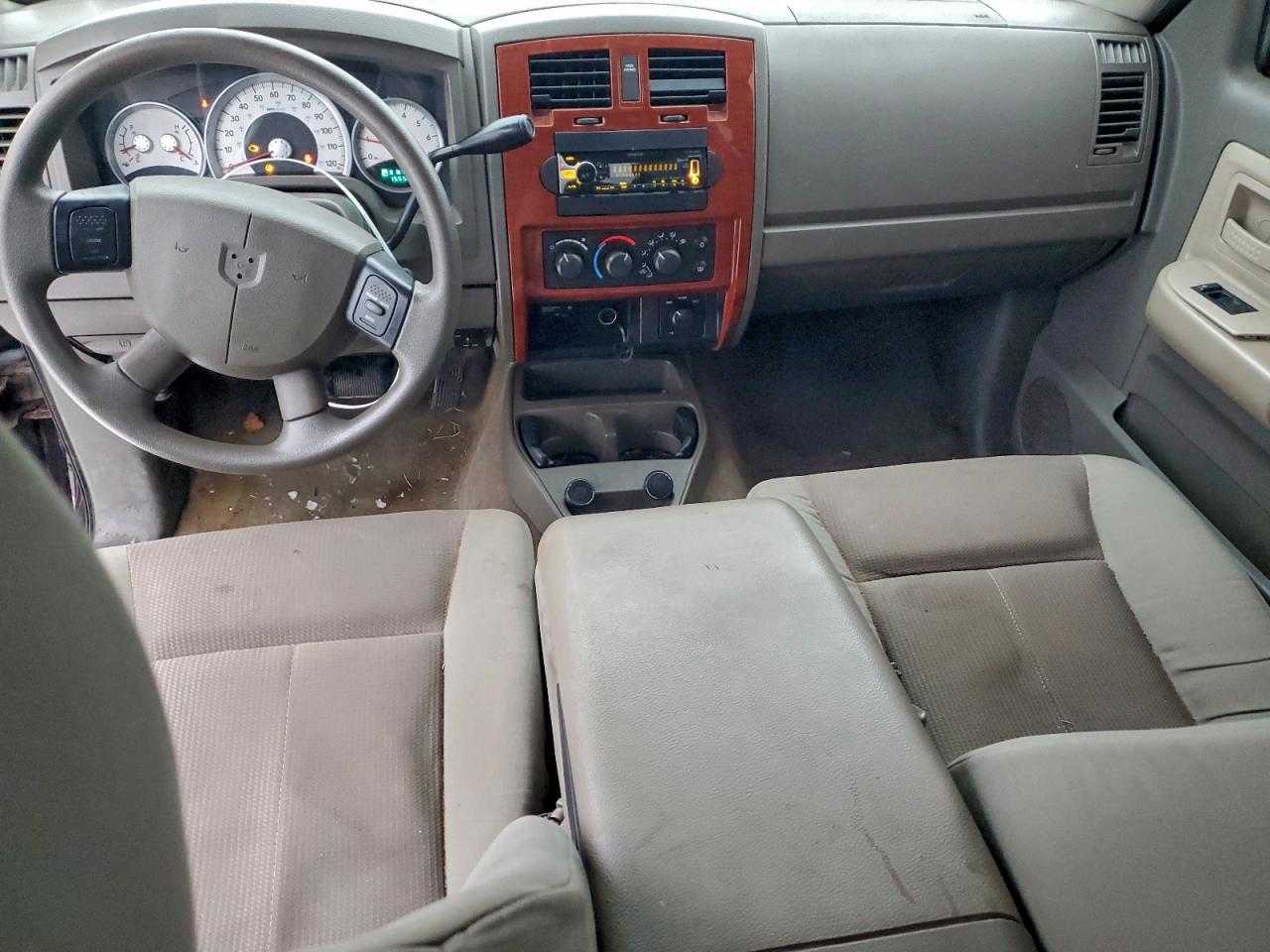 2005 DODGE DAKOTA SLT photo 8