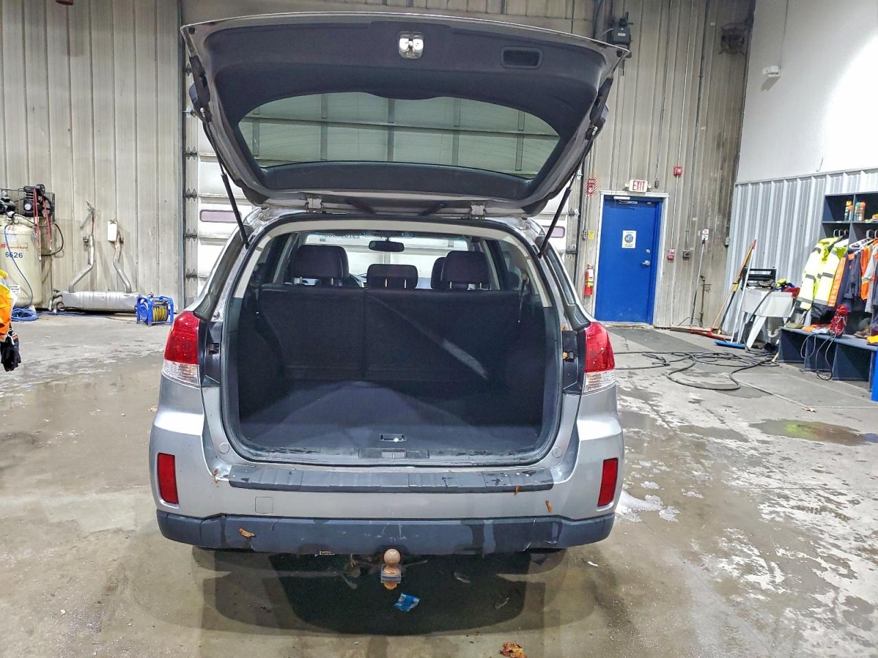 2011 SUBARU OUTBACK 2.5I LIMITED photo 11