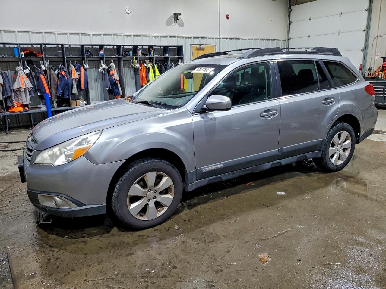 2011 SUBARU OUTBACK