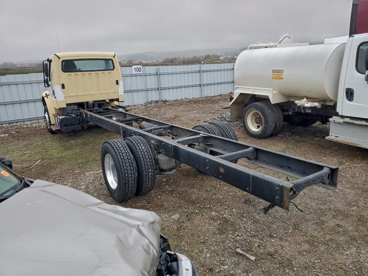 2015 FREIGHTLINER BUSINESS CLASS M2 TRUCK CAB ANDCHASSIS photo 3