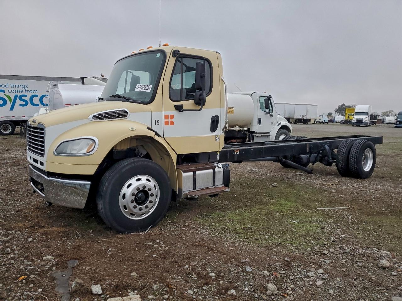 2015 FREIGHTLINER BUSINESS CLASS M2 TRUCK CAB ANDCHASSIS photo 2