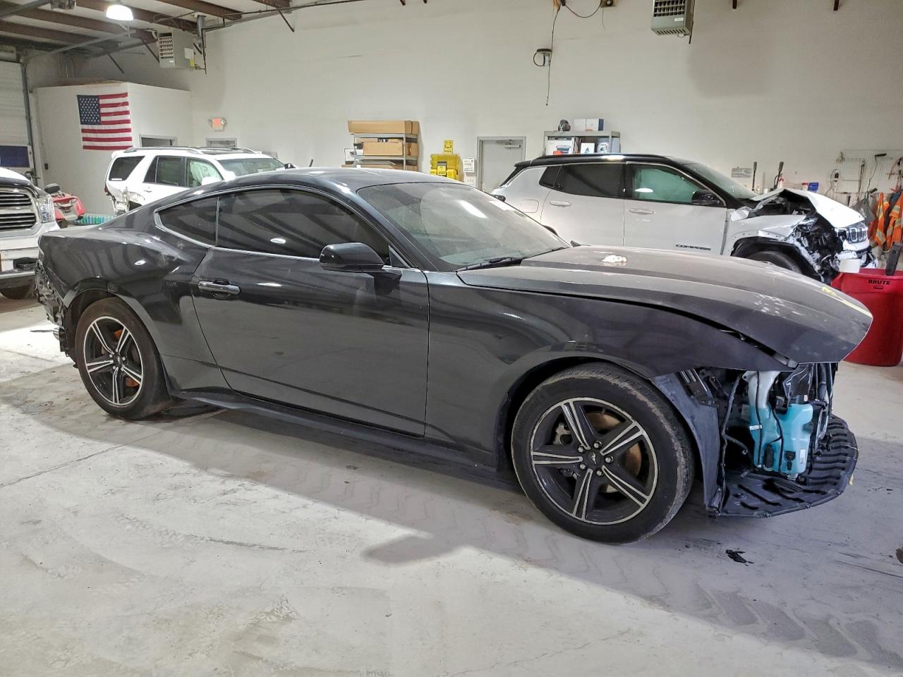 2024 FORD MUSTANG photo 4