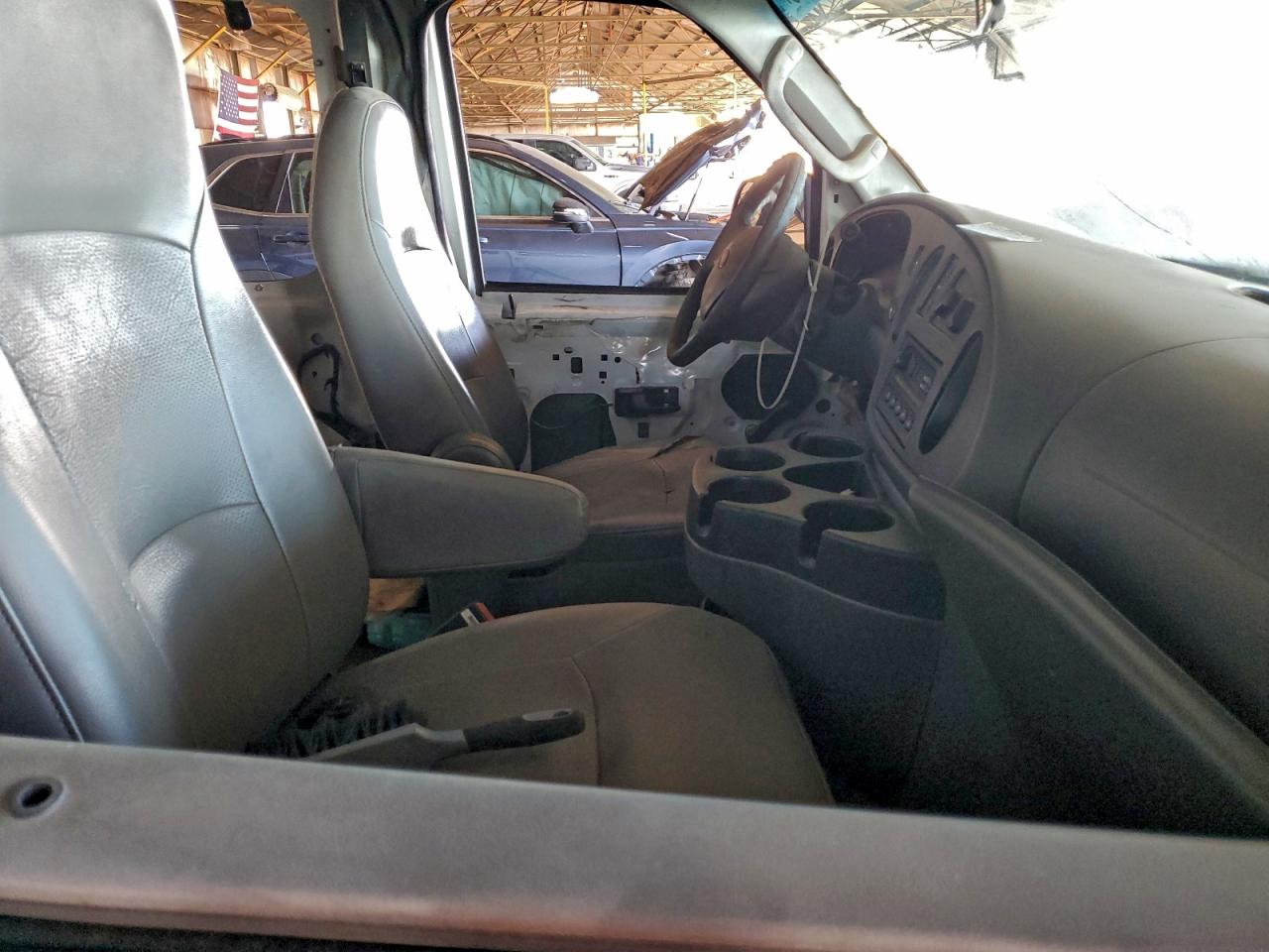 2006 FORD ECONOLINE E250 VAN photo 21