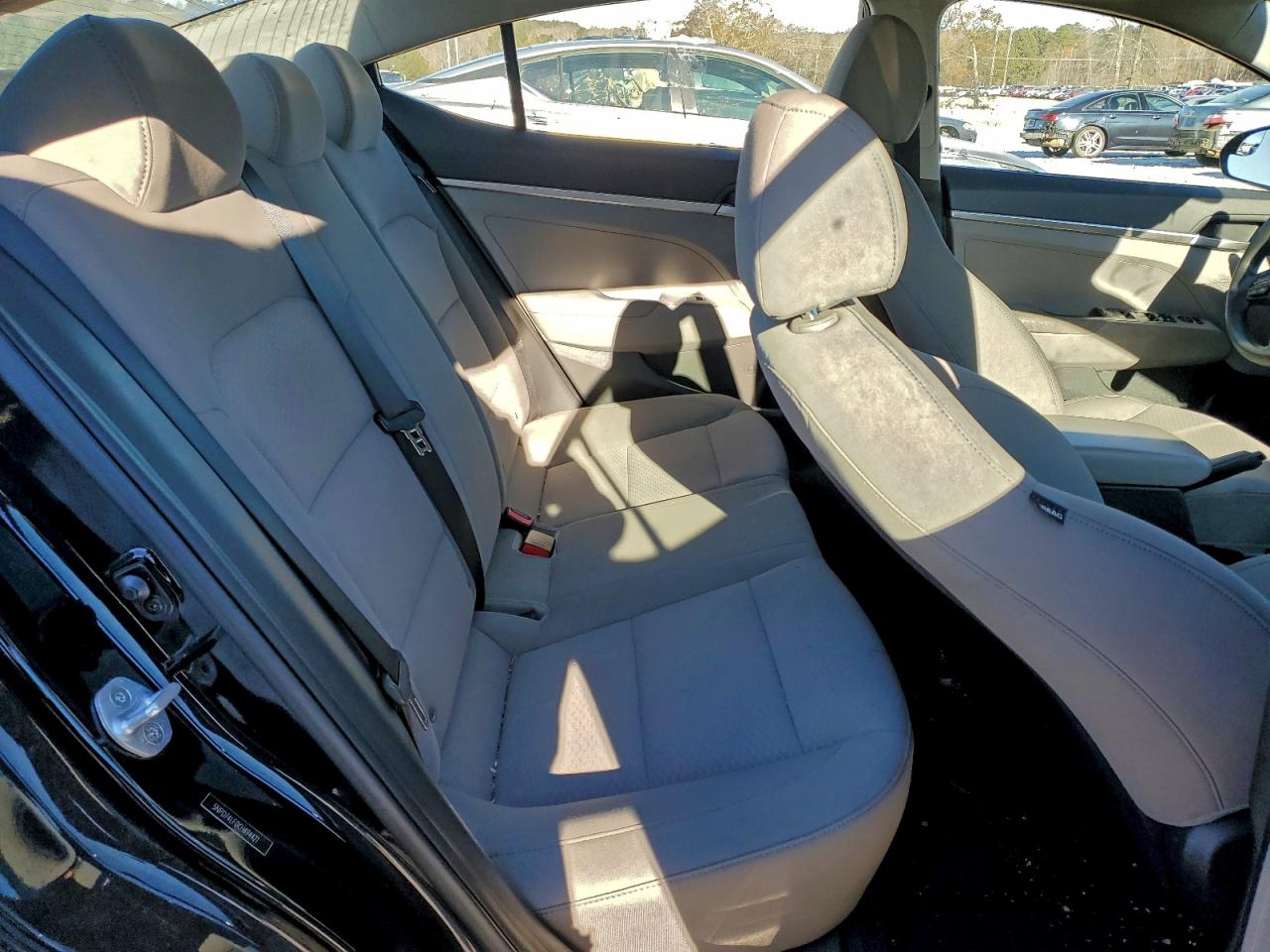 2019 HYUNDAI ELANTRA SE photo 19