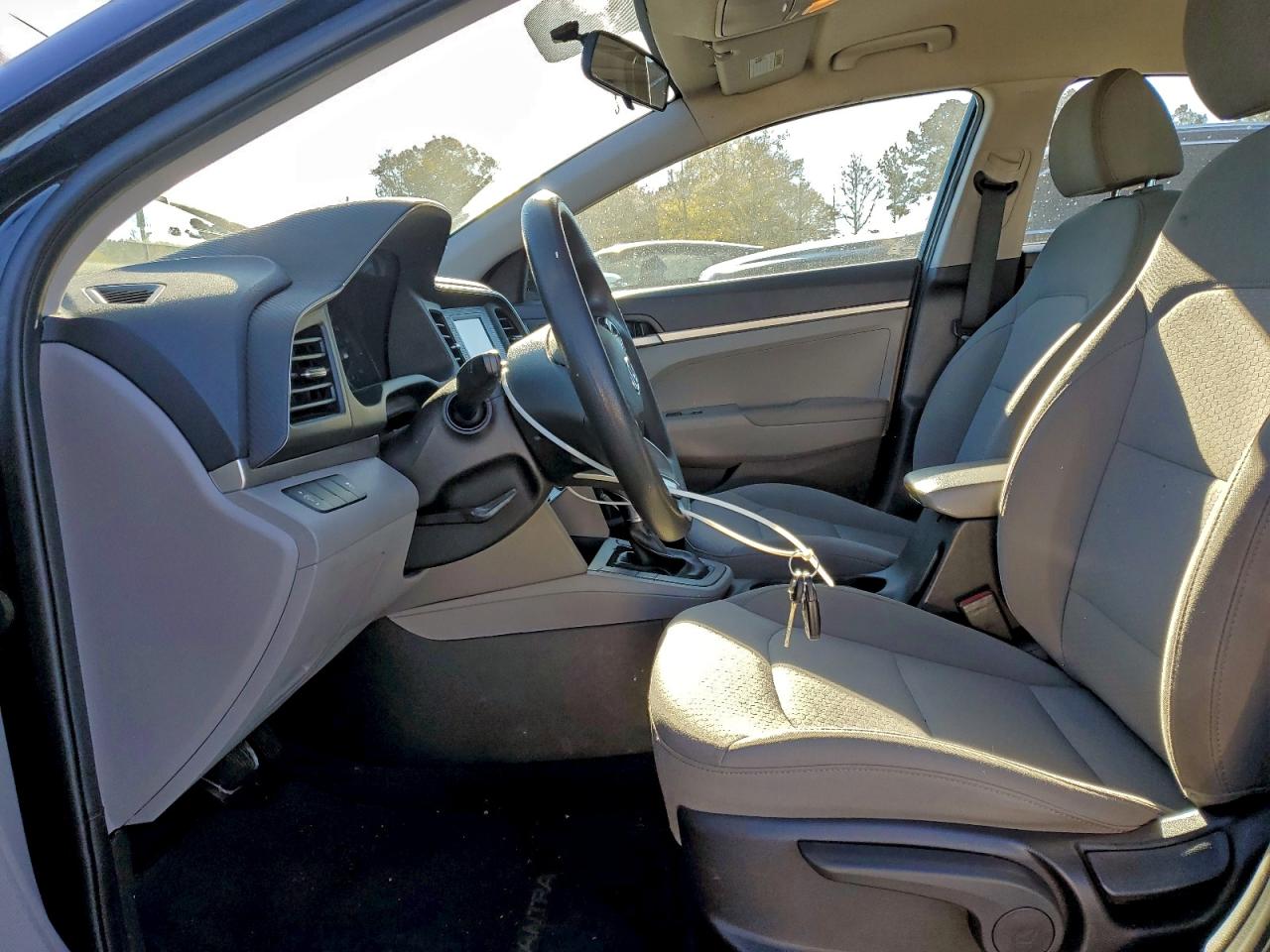 2019 HYUNDAI ELANTRA SE photo 13