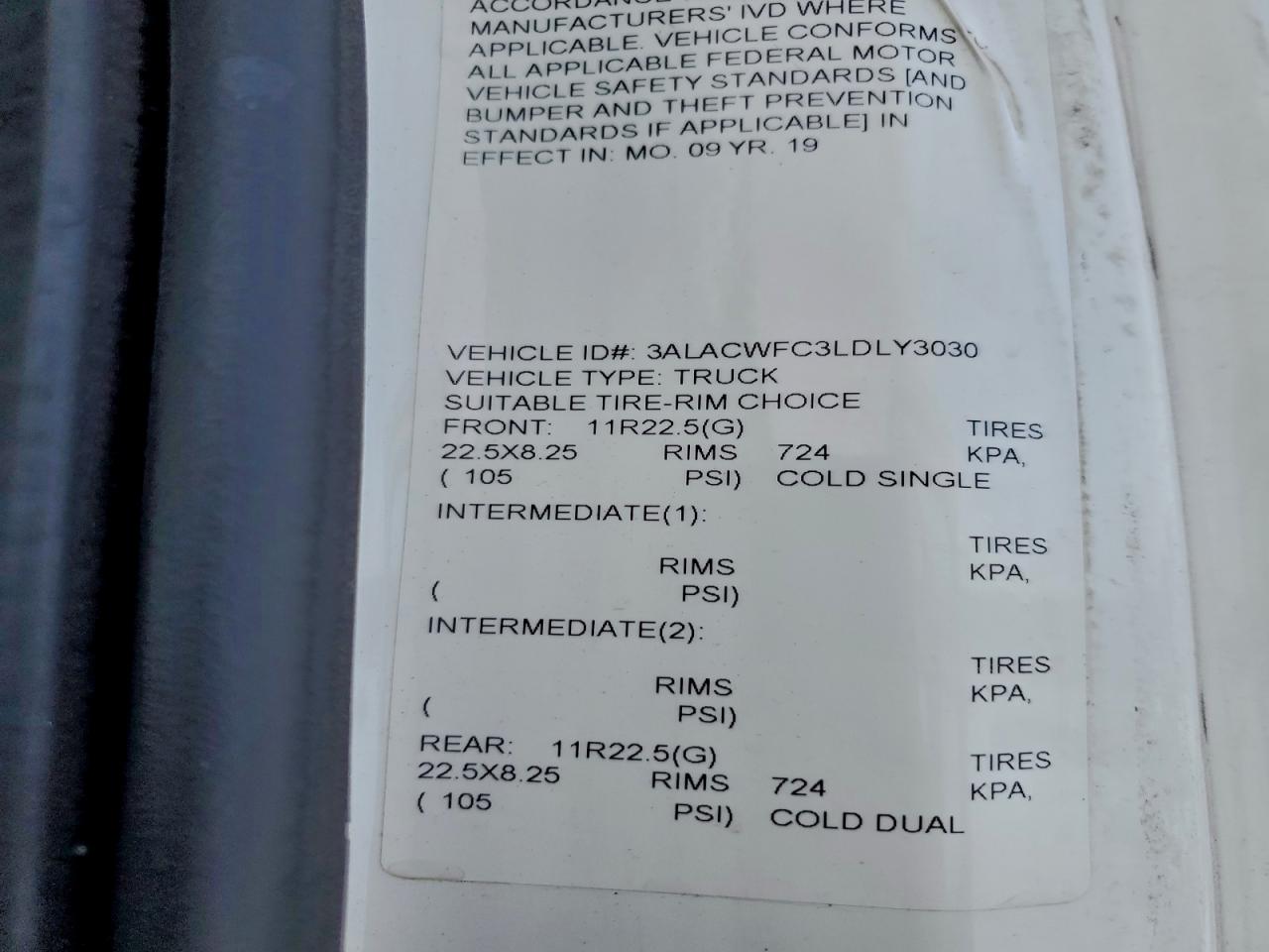 2020 FREIGHTLINER M2 106 MED - Box Truck photo 13