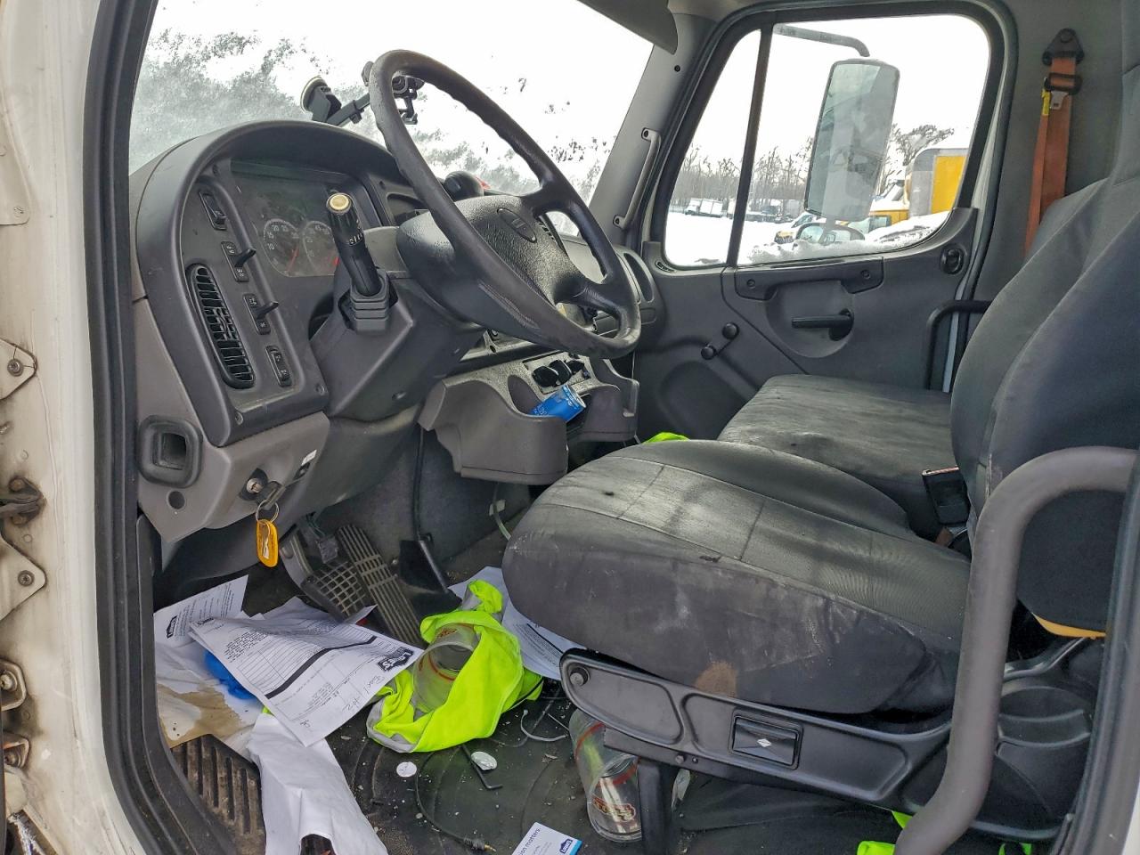 2020 FREIGHTLINER M2 106 MED - Box Truck photo 7