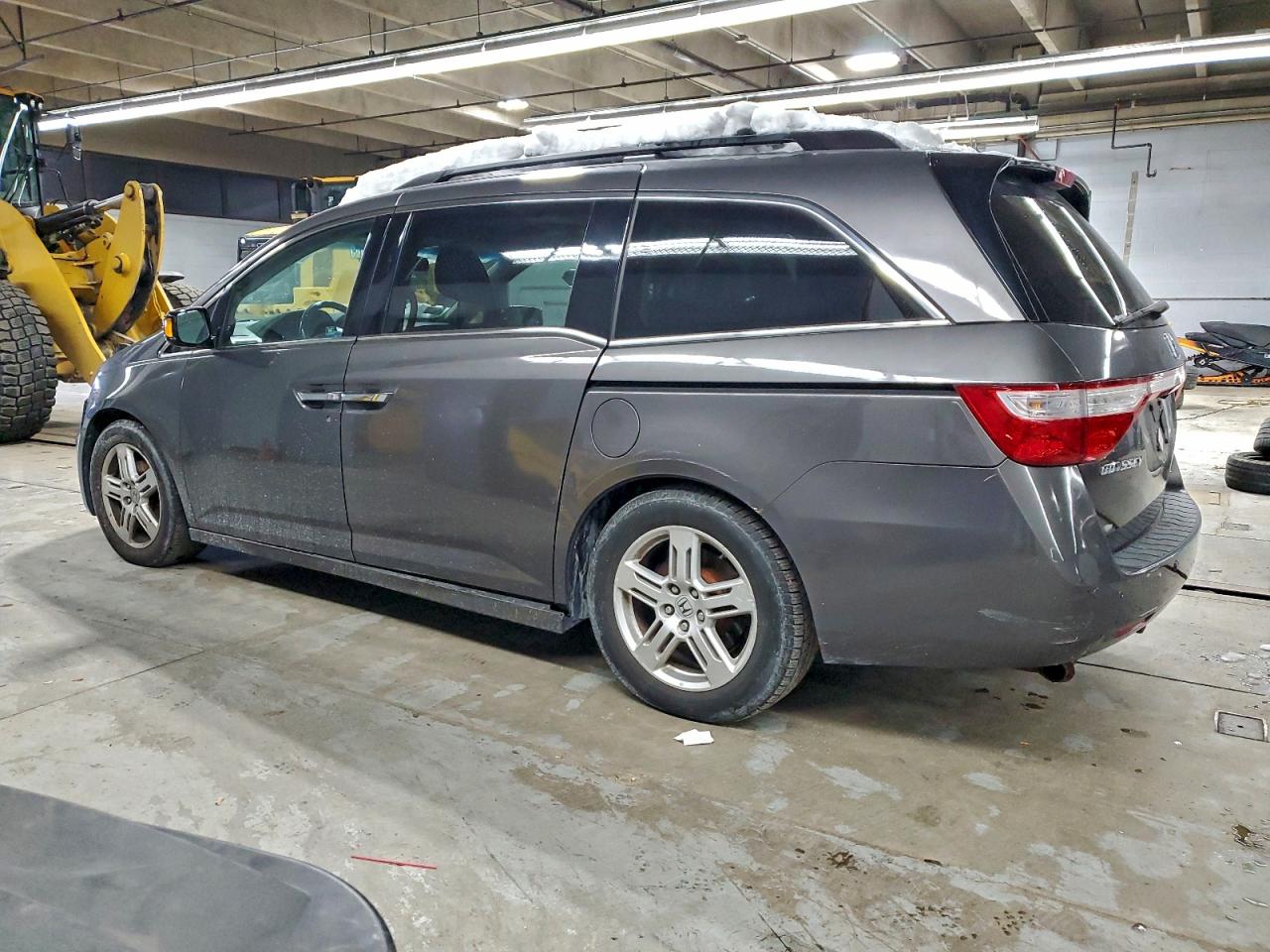 2012 HONDA ODYSSEY TOURING photo 3