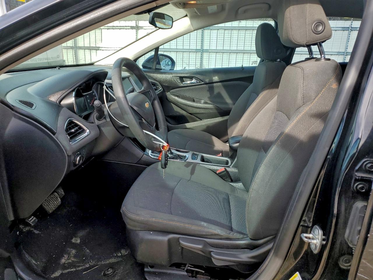 2017 CHEVROLET CRUZE LS photo 13
