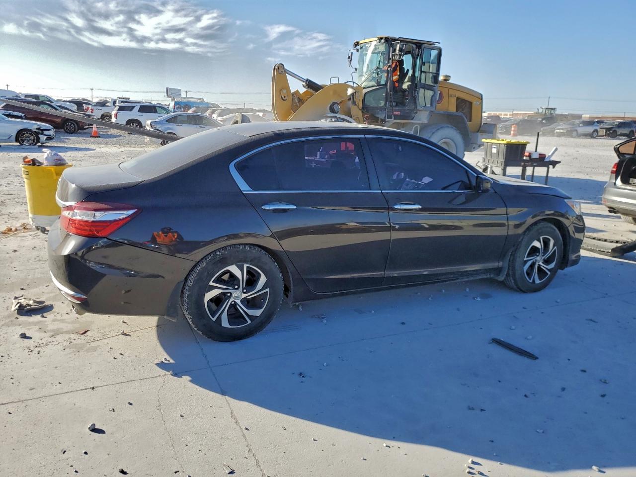 2017 HONDA ACCORD LX photo 5