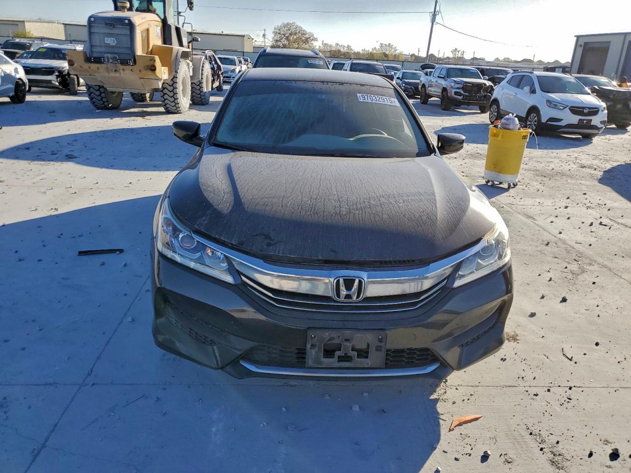 2017 HONDA ACCORD LX photo 9