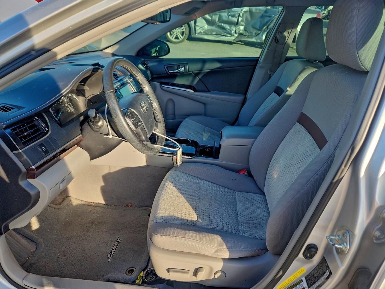 2013 TOYOTA CAMRY L photo 13