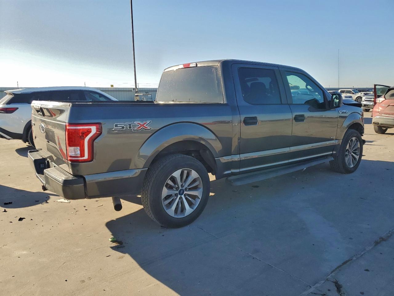 2017 FORD F150 SUPERCREW photo 5