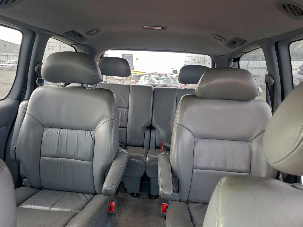 1999 TOYOTA SIENNA LE photo 19