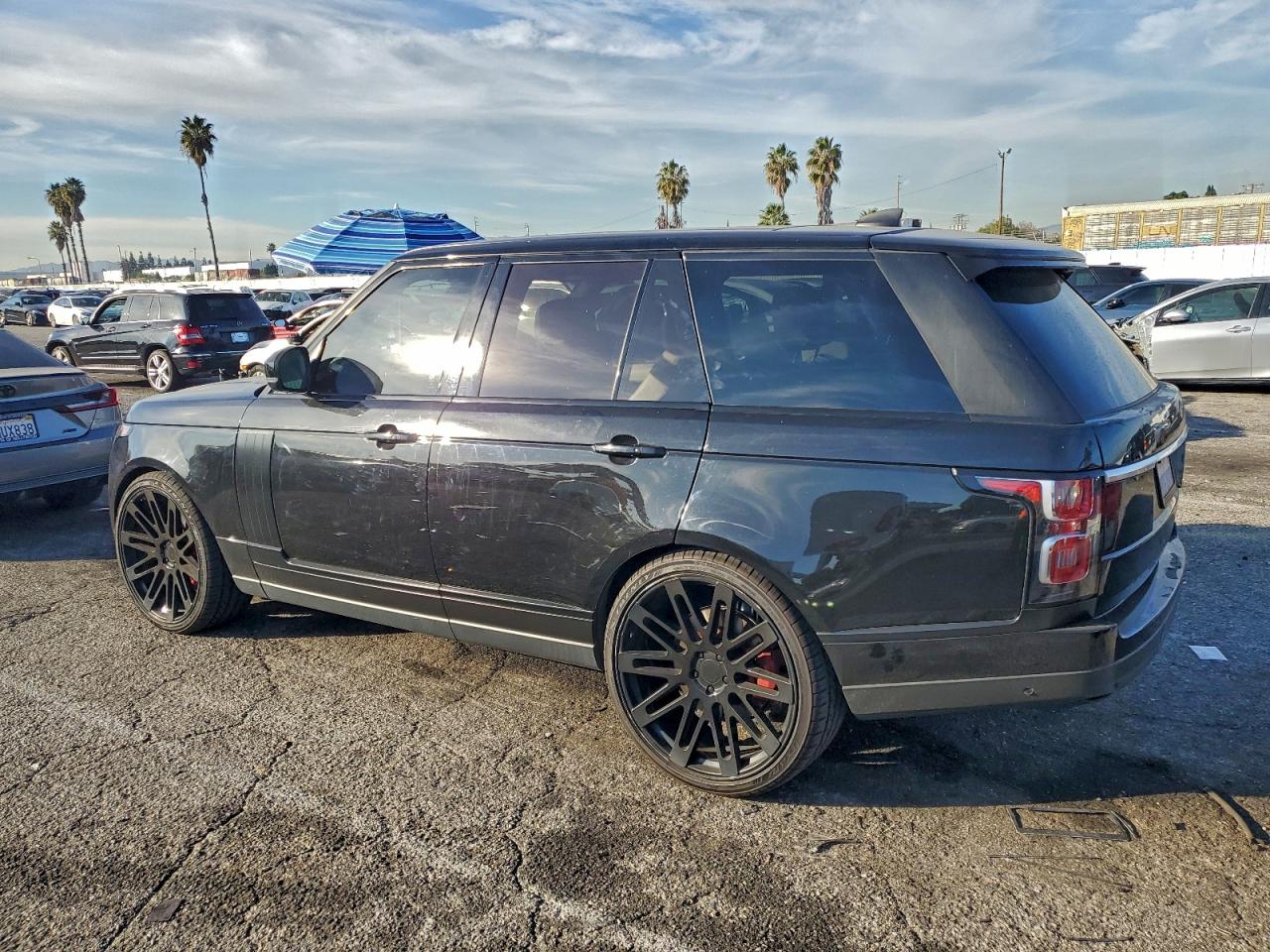 2018 LAND ROVER RANGE ROVER SUPERCHARGED photo 3