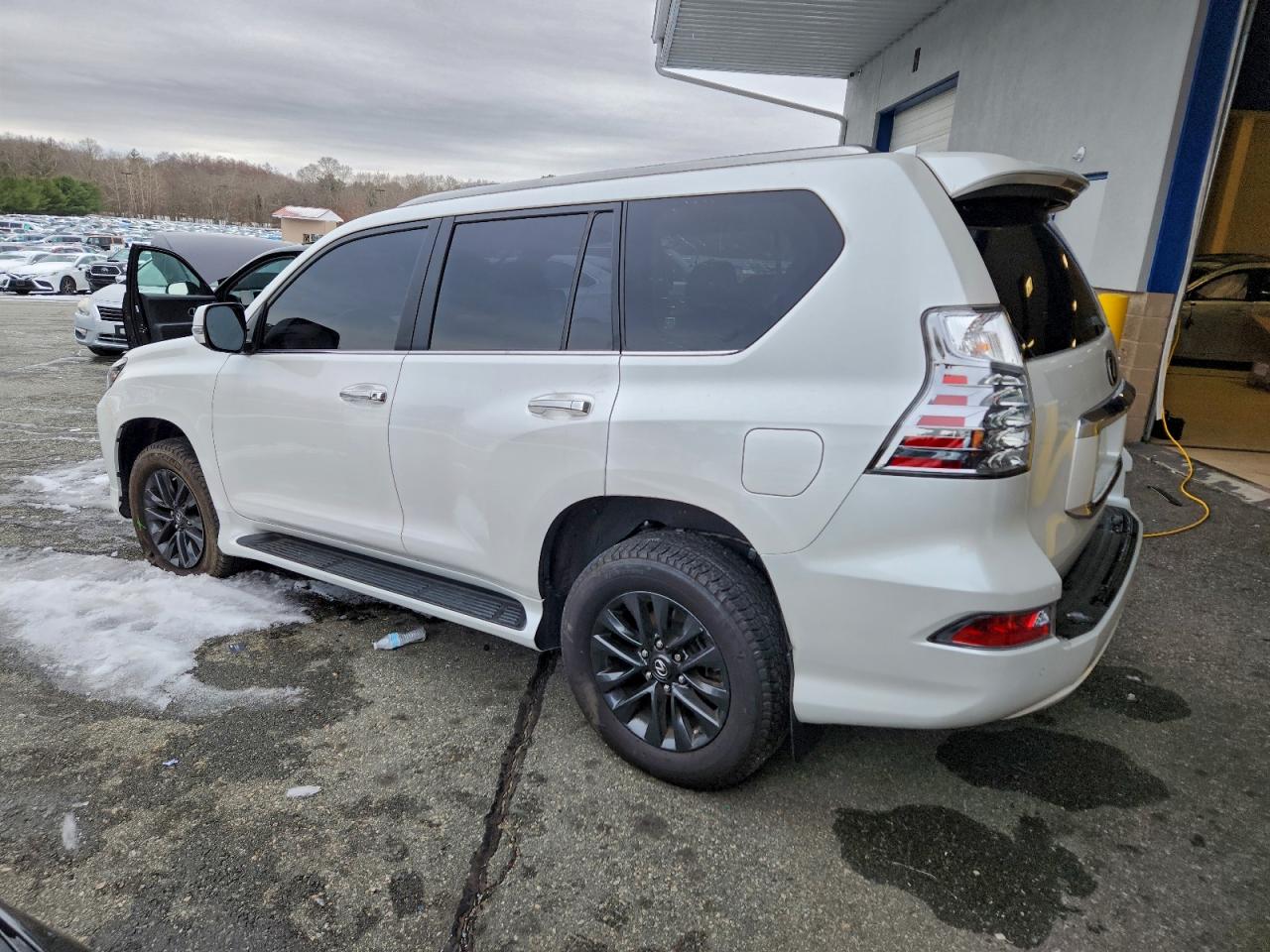 2023 LEXUS GX 460 photo 2