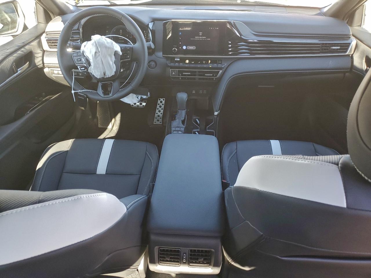 2026 TOYOTA CAMRY XSE photo 15