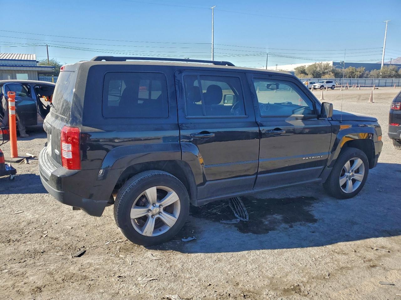 2014 JEEP PATRIOT LATITUDE photo 3