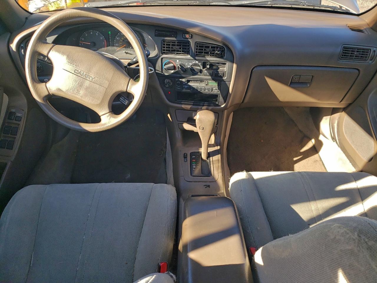 1993 TOYOTA CAMRY LE photo 15