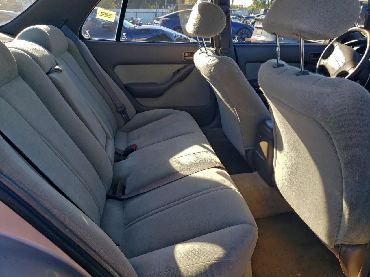 1993 TOYOTA CAMRY LE photo 19