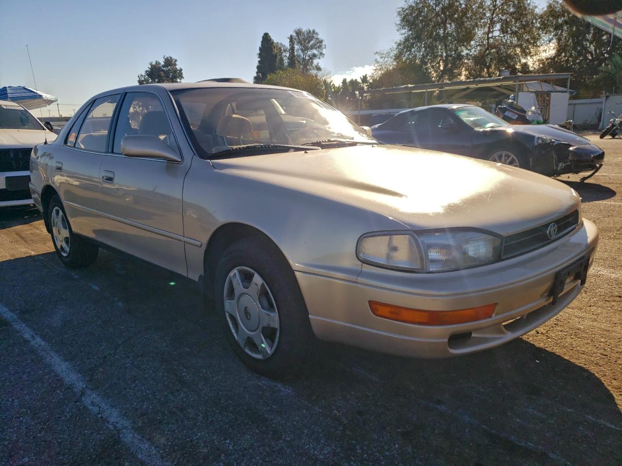 1993 TOYOTA CAMRY LE photo 7