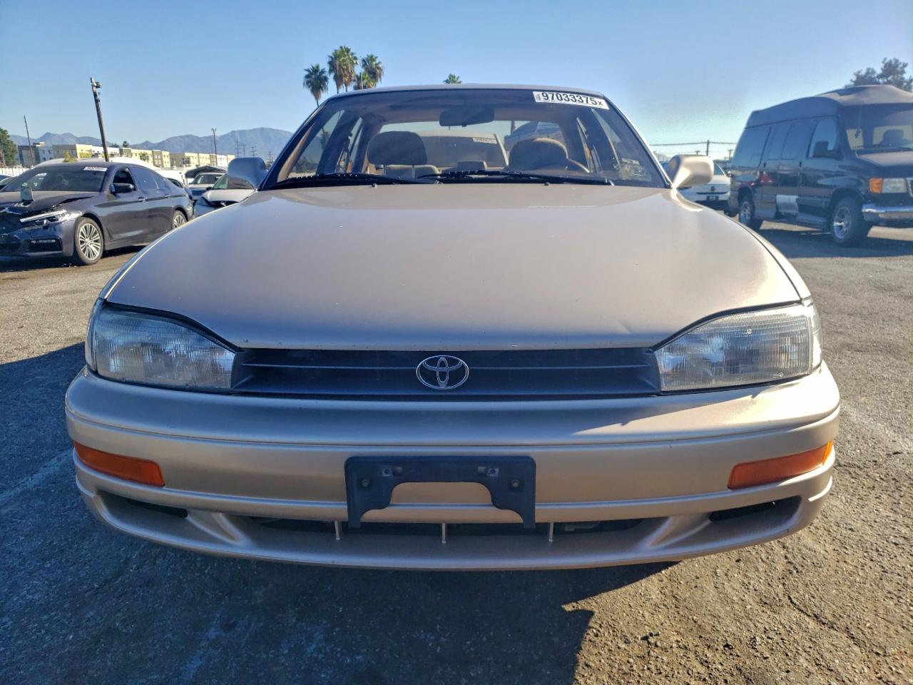 1993 TOYOTA CAMRY LE photo 9