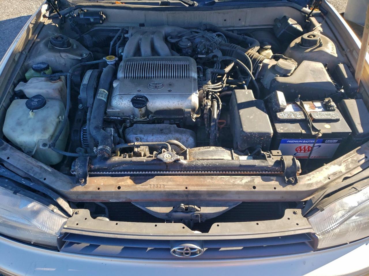 1993 TOYOTA CAMRY LE photo 21