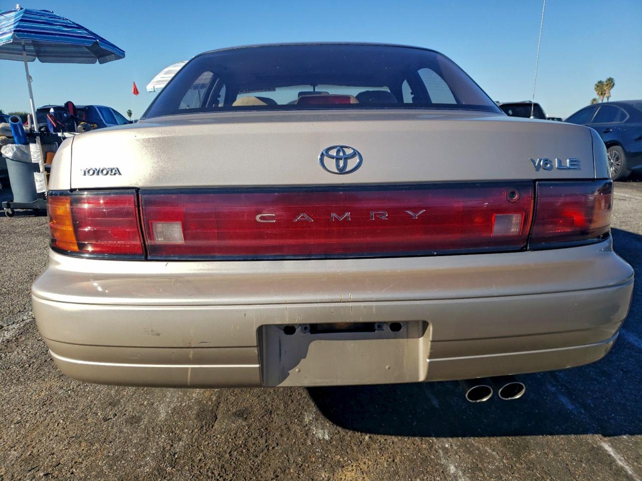 1993 TOYOTA CAMRY LE photo 11