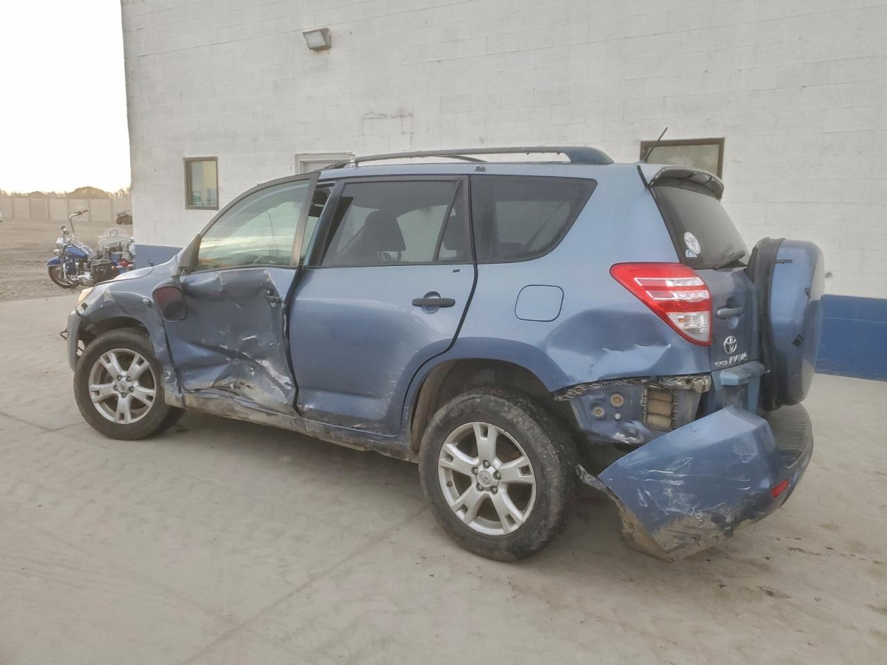 2009 TOYOTA RAV4 photo 3