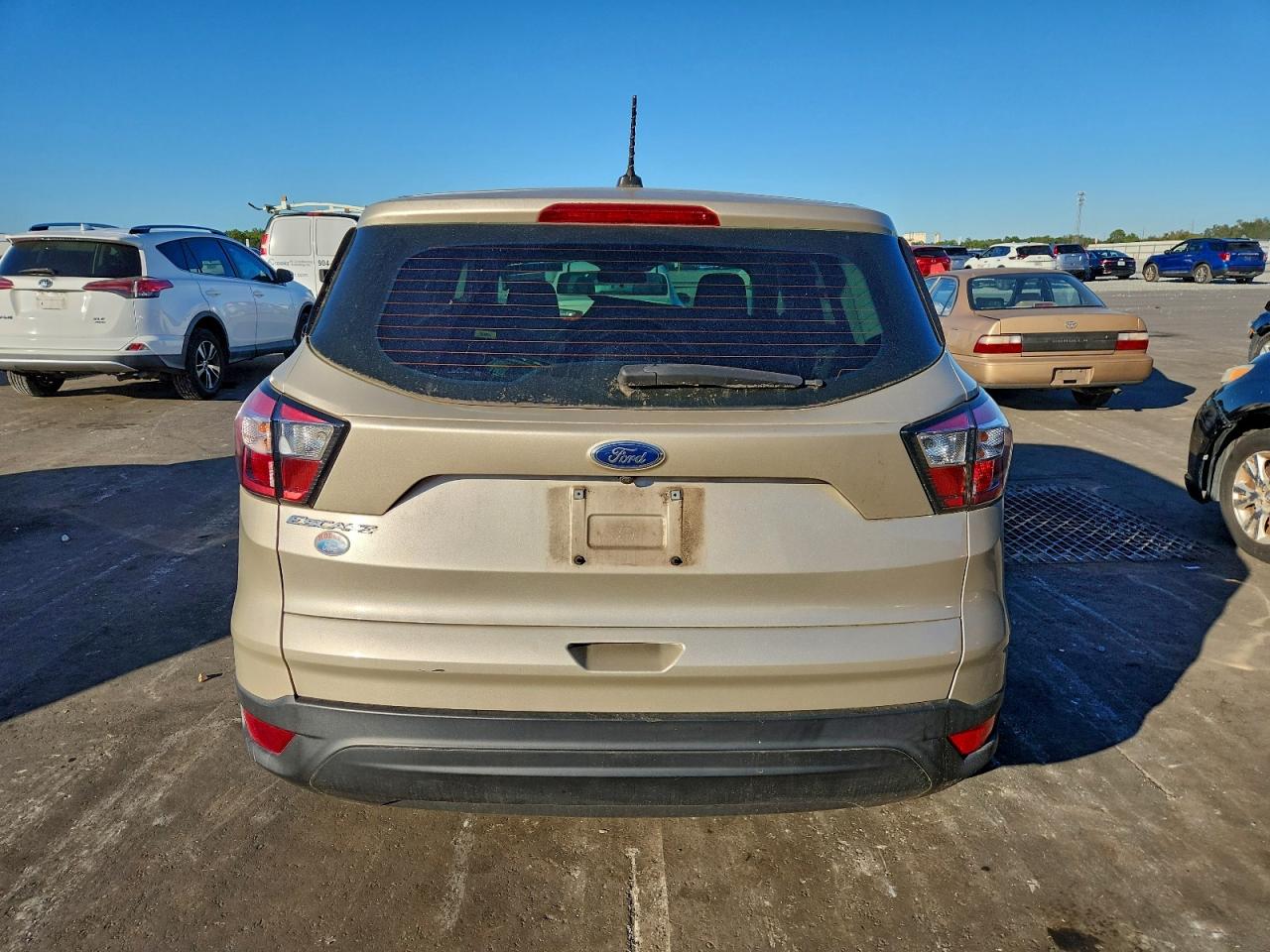 2018 FORD ESCAPE S photo 16