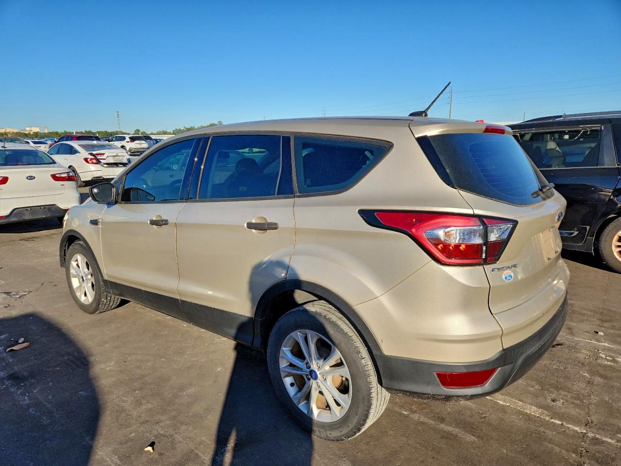 2018 FORD ESCAPE S photo 4