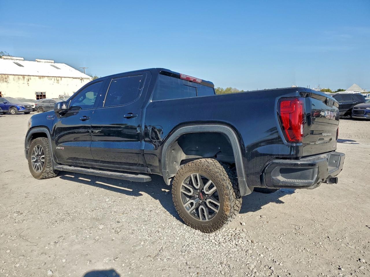 2020 GMC SIERRA K1500 AT4 photo 2