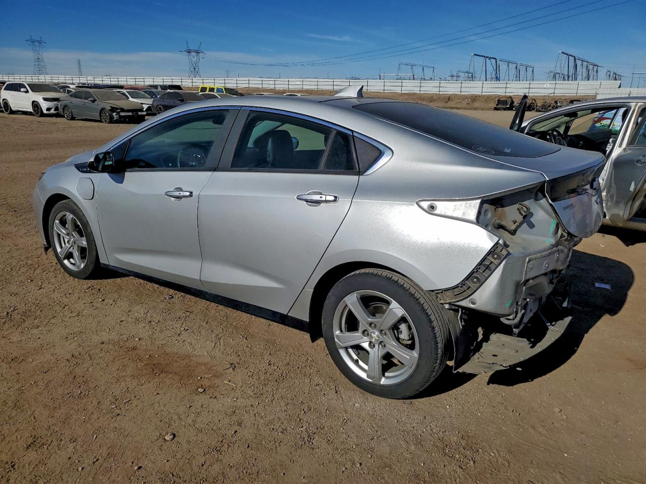 2017 CHEVROLET VOLT LT photo 3