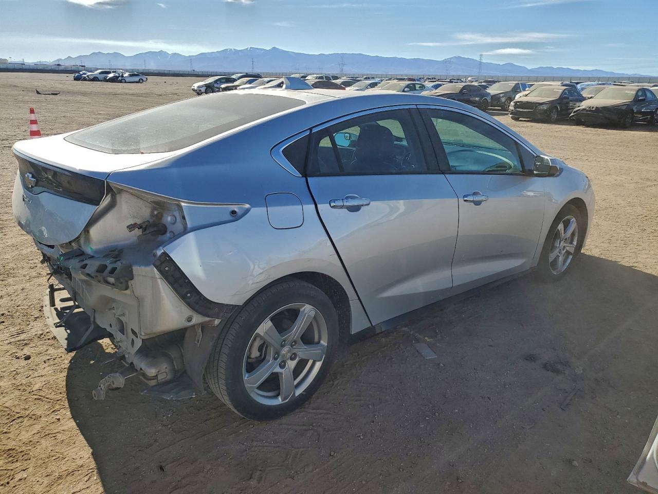 2017 CHEVROLET VOLT LT photo 5