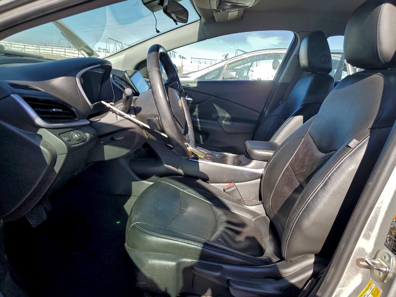 2017 CHEVROLET VOLT LT photo 13