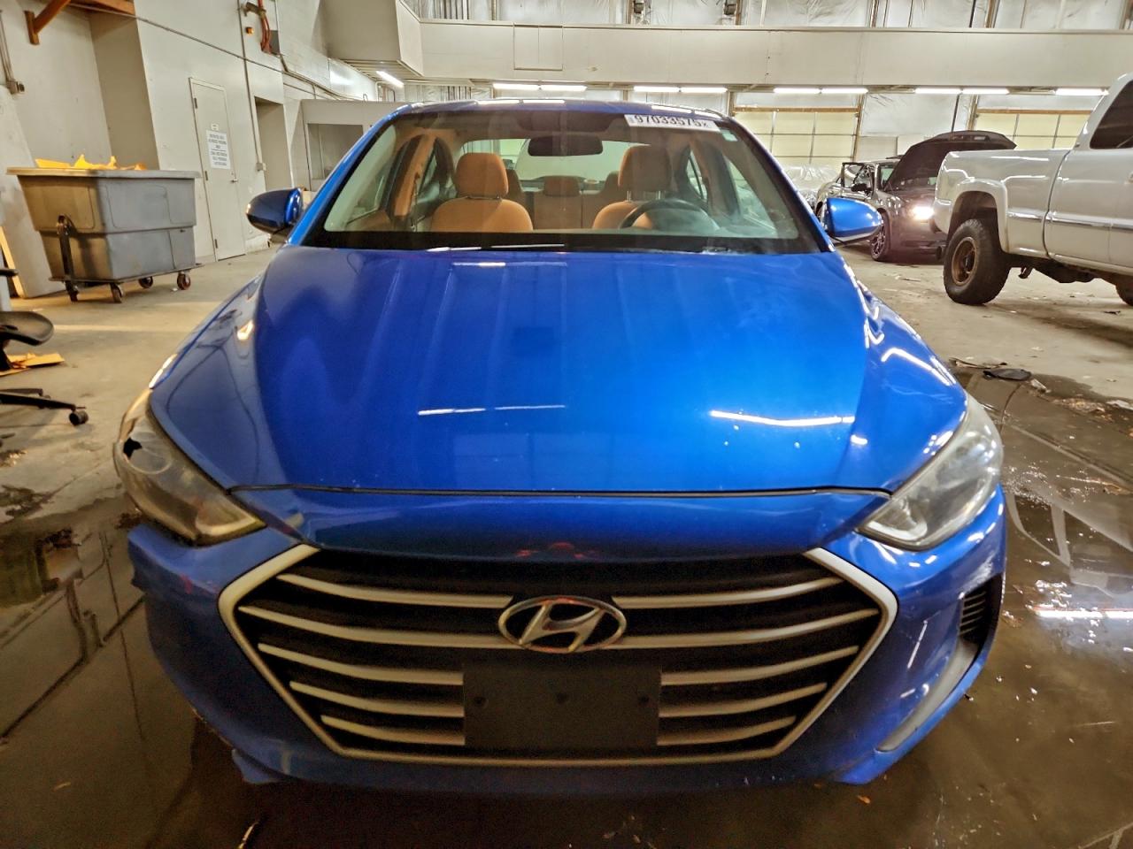 2017 HYUNDAI ELANTRA SE photo 5
