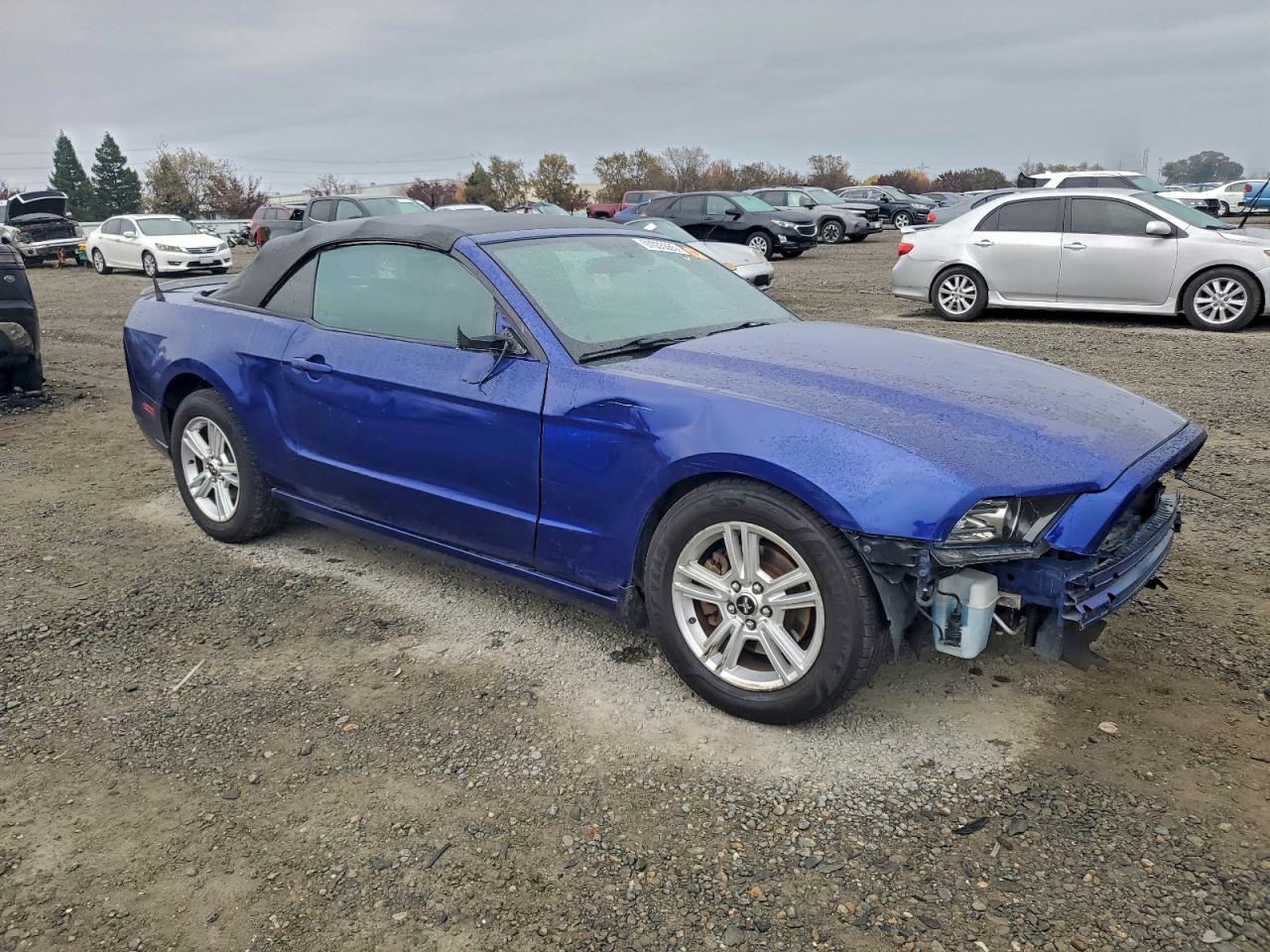2013 FORD MUSTANG photo 4
