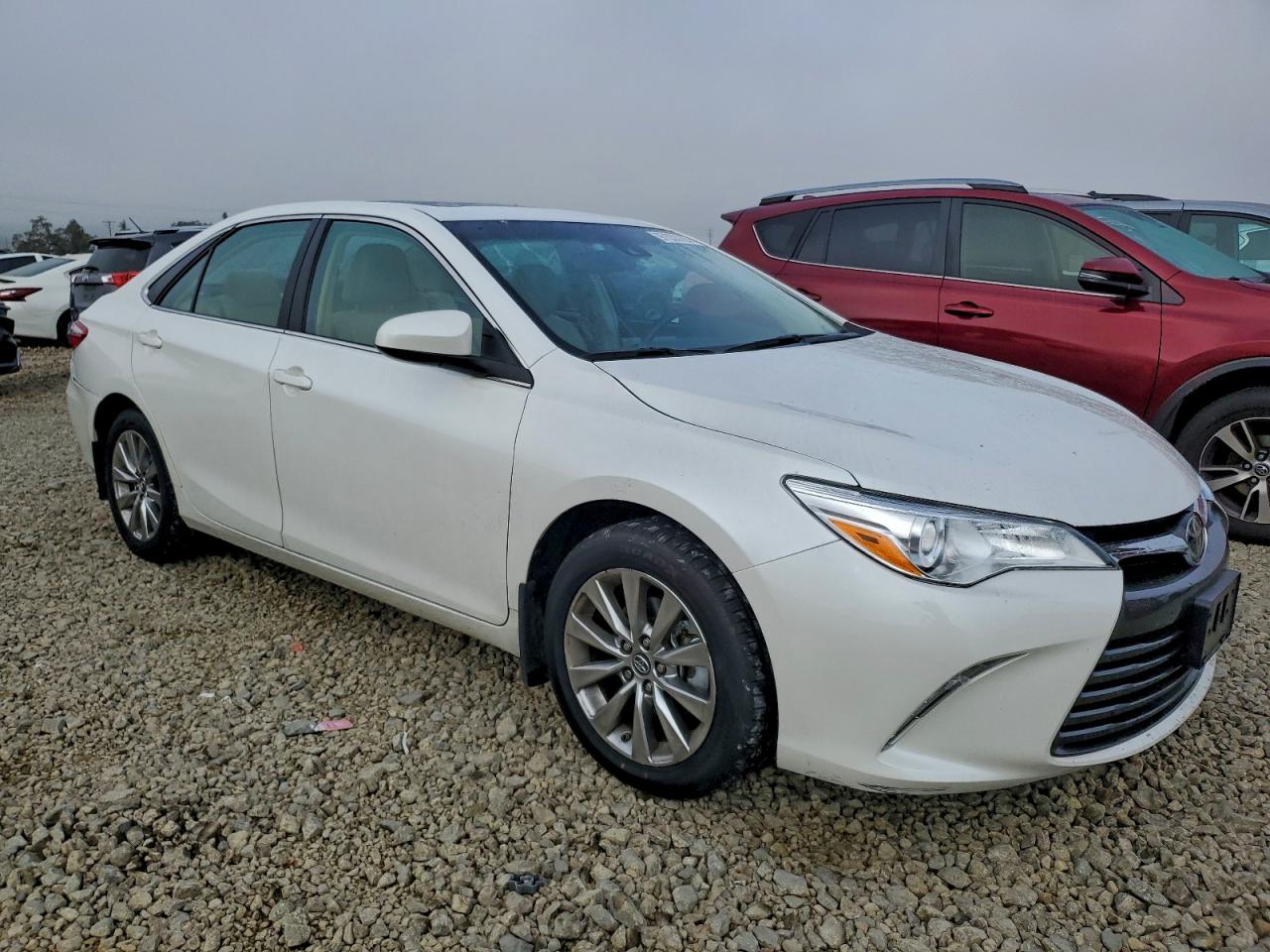 2016 TOYOTA CAMRY LE photo 4
