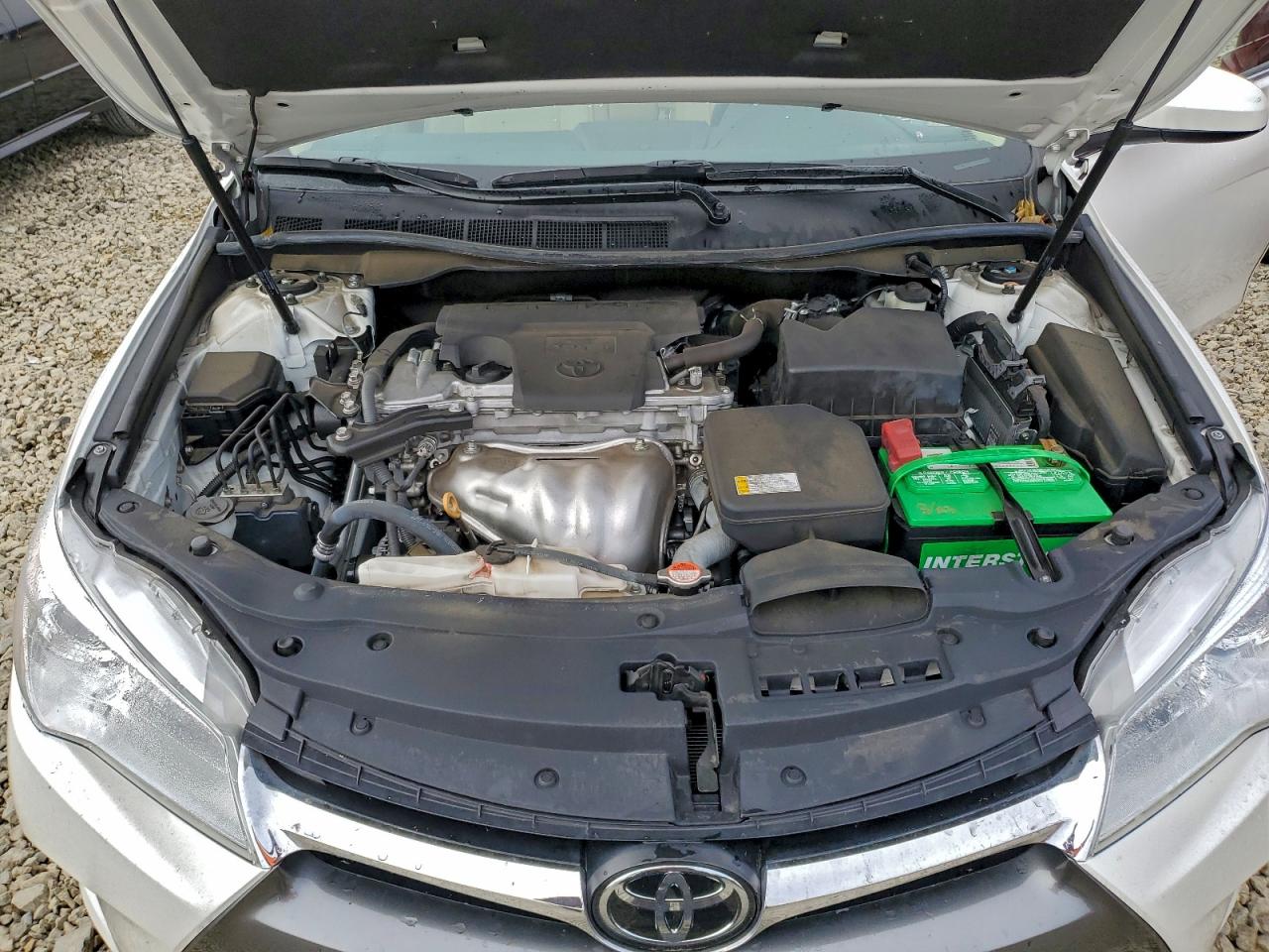2016 TOYOTA CAMRY LE photo 11